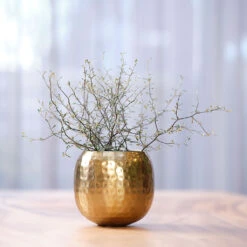 Kody Metal Plant Pots - Set Of 3 - Large - Gold -Plant potted plants Kody Metal Plant Pots Set of 2 Small Gold Lifestyle 04 e647ea7b a884 491e bb70 0036300f239e